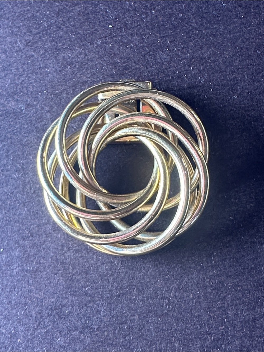 Vintage Gold-Tone Interlocking Love Knot Scarf Clip